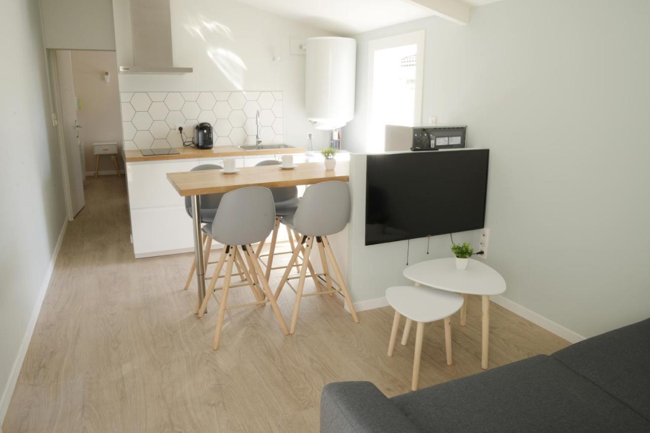 앙굴렘 T2 - 28M2 Avec Cour Et Stationnement, Wifi Et Linge Fournis 아파트 외부 사진
